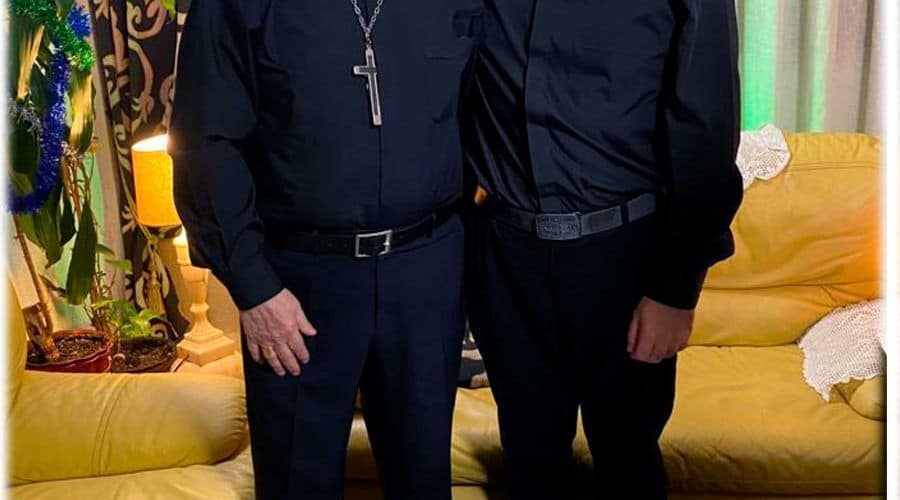El actor Luis Fernández de Eribe junto a Jesus Cano, en un receso del rodaje.