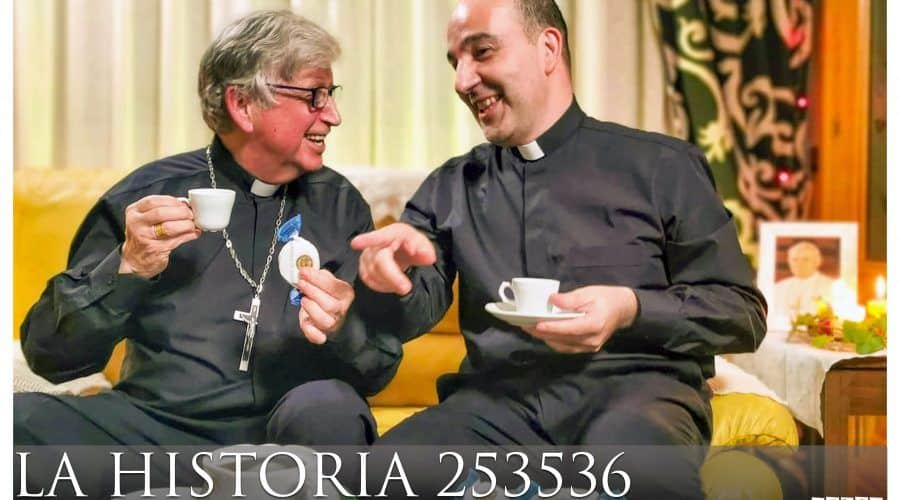 Luis Fernández de Eribe y Jesús Cano, divertidos, durante un descanso del rodaje.